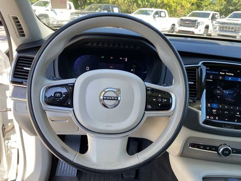 Used 2023 Volvo XC90 T8 Plus w/ Protection Package Premier image 11