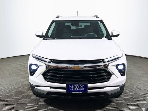Used 2025 Chevrolet TrailBlazer LT AWD/4WD image 2