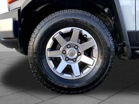 Used 2014 Toyota FJ Cruiser 4WD w/ Convenience Package image 11