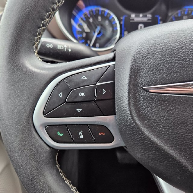 Used 2022 Chrysler Voyager LX FWD image 26