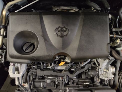 Used 2022 Toyota RAV4 LE image 30