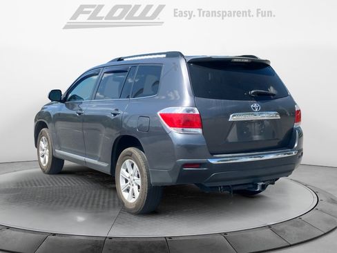 Used 2013 Toyota Highlander Plus FWD image 6