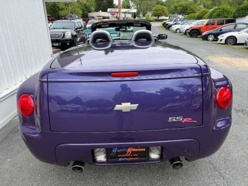 Used 2004 Chevrolet SSR w/ Preferred Equipment Group RWD image 4