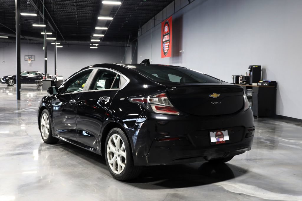 Used 2017 Chevrolet Volt Premier w/ Driver Confidence II Package FWD image 5