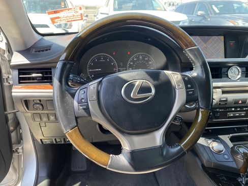 Used 2014 Lexus ES 350 w/ Premium Package FWD image 22