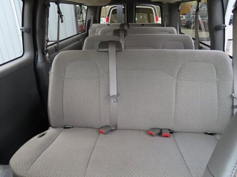 Used 2025 Chevrolet Express 3500 LT image 25