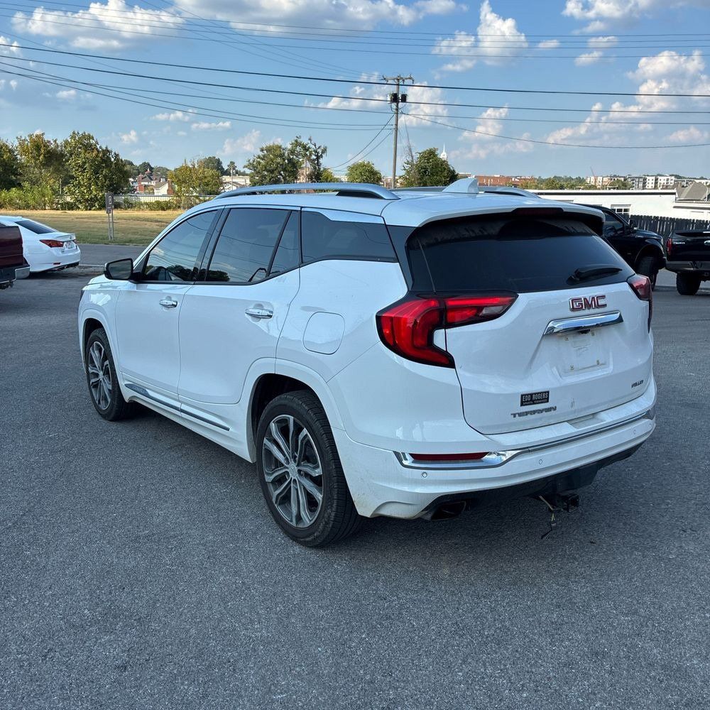Used 2019 GMC Terrain Denali w/ Advanced Safety Package AWD/4WD image 4