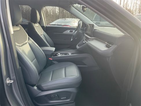New 2026 Ford Explorer Active w/ Active Comfort Package image 12