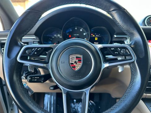 Used 2019 Porsche Macan image 25