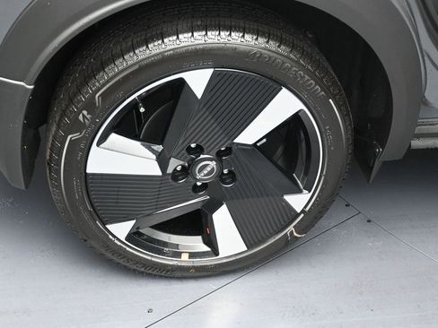 New 2026 Nissan Kicks SR w/ Cold Weather Package image 5