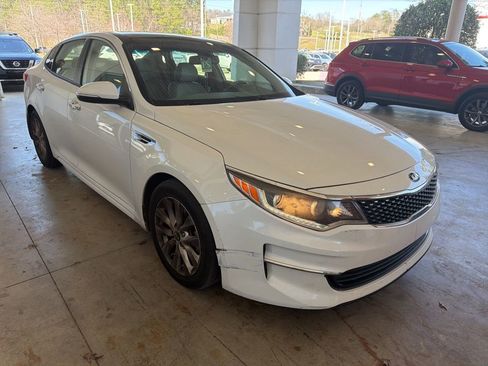 Used 2016 Kia Optima EX w/ Premium Package FWD image 4