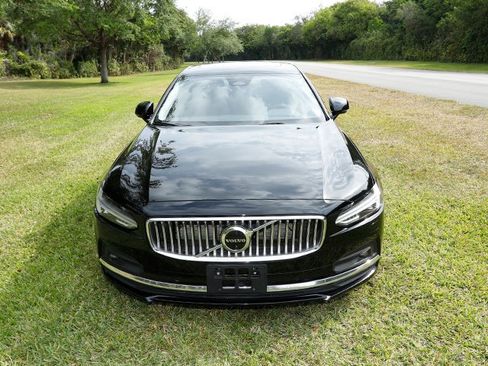 Used 2023 Volvo S90 B6 Plus image 8