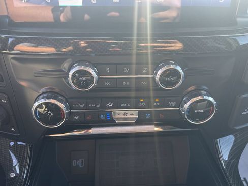 Used 2022 Ford F150 Lariat w/ Equipment Group 502A High AWD/4WD image 19