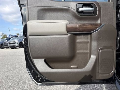 Used 2019 GMC Sierra 1500 SLT w/ SLT Premium Plus Package image 32