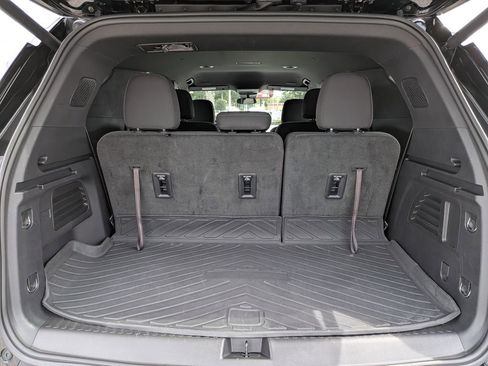 Certified 2024 Chevrolet Traverse LT FWD image 12
