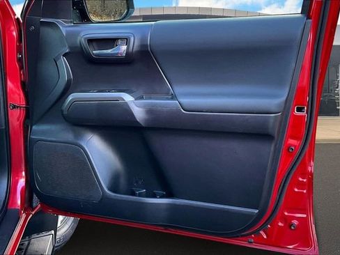 Used 2023 Toyota Tacoma TRD Off-Road image 19