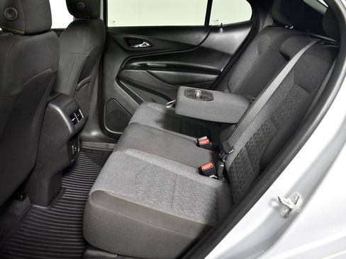 Used 2022 Chevrolet Equinox LT w/ Driver Convenience Package image 45