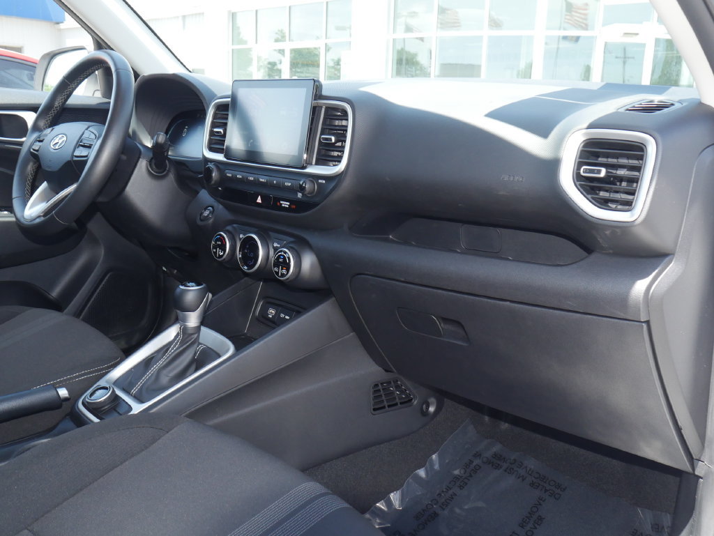 Used 2025 Hyundai Venue SEL FWD image 22
