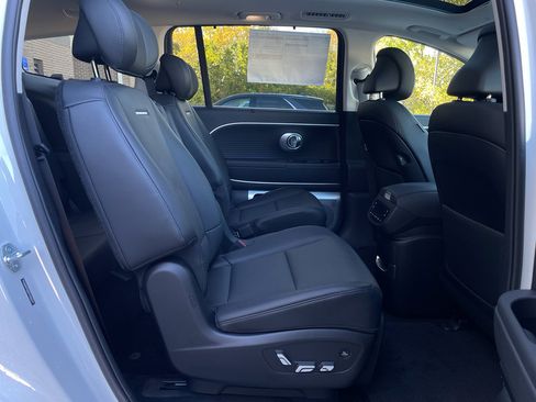 New 2026 Hyundai Ioniq 9 Limited image 18