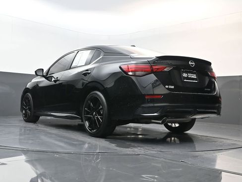 Used 2025 Nissan Sentra SR w/ SR Premium Package FWD image 25