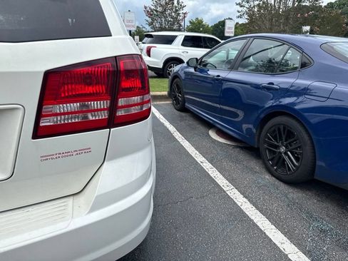 Used 2018 Dodge Journey SE w/ Connectivity Group FWD image 6