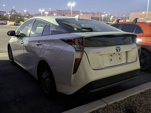 Used 2016 Toyota Prius Two image 6
