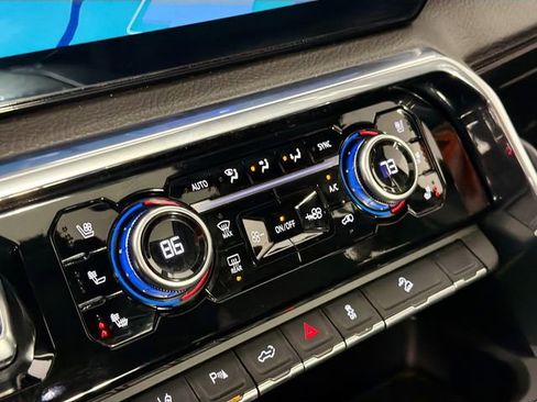 Used 2024 GMC Sierra 2500 Denali w/ Denali Reserve Package image 16