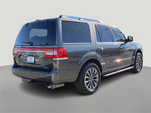 Used 2015 Lincoln Navigator 4WD image 6