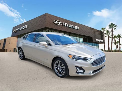 Used 2019 Ford Fusion Titanium image 4