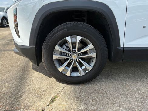 Used 2025 Chevrolet Equinox LT AWD/4WD image 25