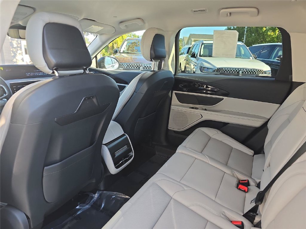 New 2026 Lincoln Nautilus Premier AWD/4WD image 10