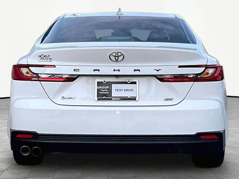 Certified 2025 Toyota Camry SE FWD image 5