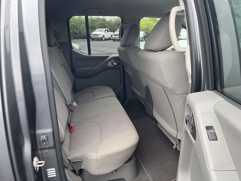 Used 2020 Nissan Frontier SV w/ Midnight Edition Floor Mats RWD image 11