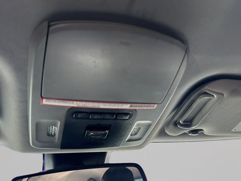Used 2019 Toyota Camry XSE w/ Navigation Package FWD image 18