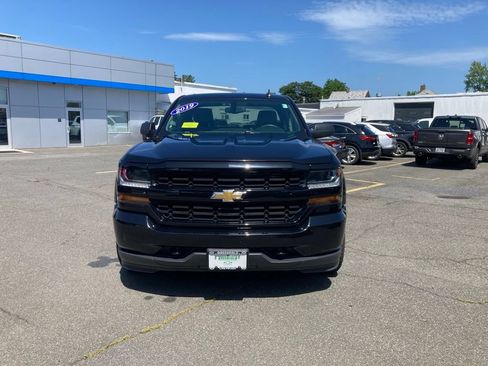 Used 2019 Chevrolet Silverado 1500 Custom w/ Custom Convenience Package AWD/4WD image 2