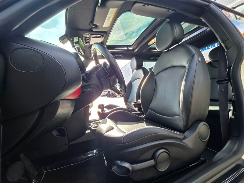 Used 2013 MINI Cooper Hardtop w/ Premium Pkg 2 FWD image 13