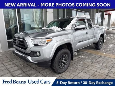 Certified 2022 Toyota Tacoma SR5 image 7