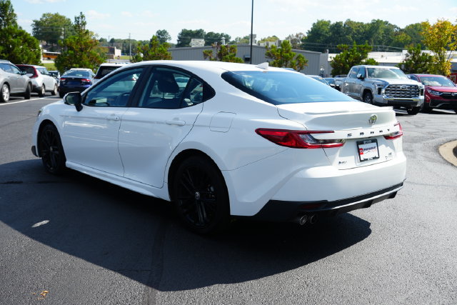 Used 2025 Toyota Camry SE FWD image 5