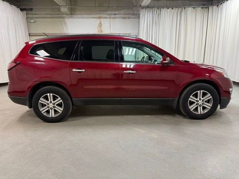 Used 2017 Chevrolet Traverse LT AWD/4WD image 4