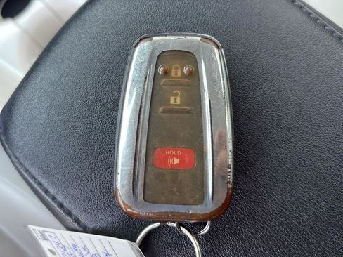 Used 2017 Toyota Prius Four w/ Advanced Technology Package FWD image 31