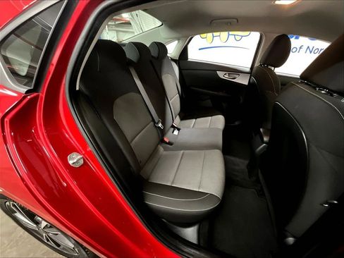 Used 2022 Kia Forte LXS w/ LXS Technology Package FWD image 16