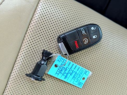 Used 2020 Jeep Grand Cherokee Limited w/ Luxury Group II image 30