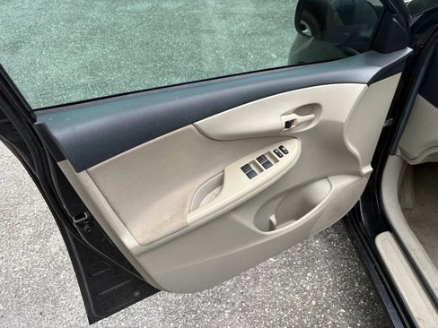 Used 2013 Toyota Corolla L FWD image 4
