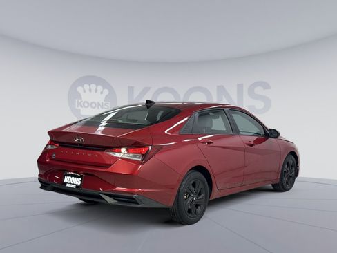 Used 2023 Hyundai Elantra SEL image 12