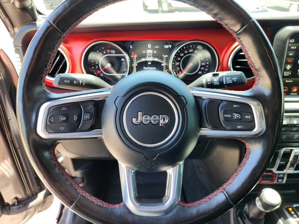Used 2022 Jeep Wrangler Unlimited Rubicon w/ LED Lighting Group AWD/4WD image 19