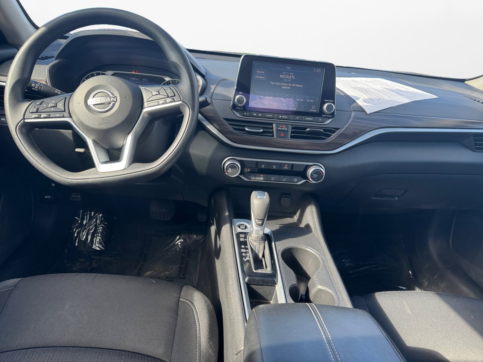 Used 2025 Nissan Altima 2.5 SV FWD image 11