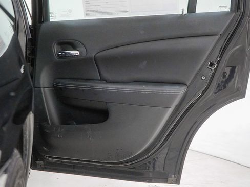 Used 2013 Chrysler 200 Limited image 32