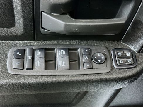 Used 2024 RAM 2500 Tradesman w/ Chrome Appearance Group image 14