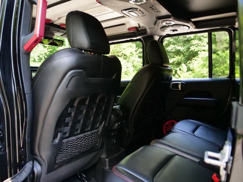 Used 2021 Jeep Wrangler Unlimited Rubicon AWD/4WD image 33