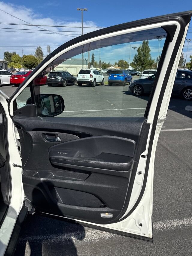 Used 2018 Honda Pilot Elite image 18